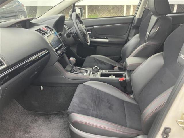 レヴォーグ 4WD2.0STIスポーツアイサイトブラックセレクション 新品タイヤ/社外 8インチ SDナビ/アイサイト/シートヒーター 前席/車線逸脱防止支援システム/シート 合皮/Bluetooth接続/ETC/EBD付ABS/横滑り防止装置/クルーズコントロール(6枚目)