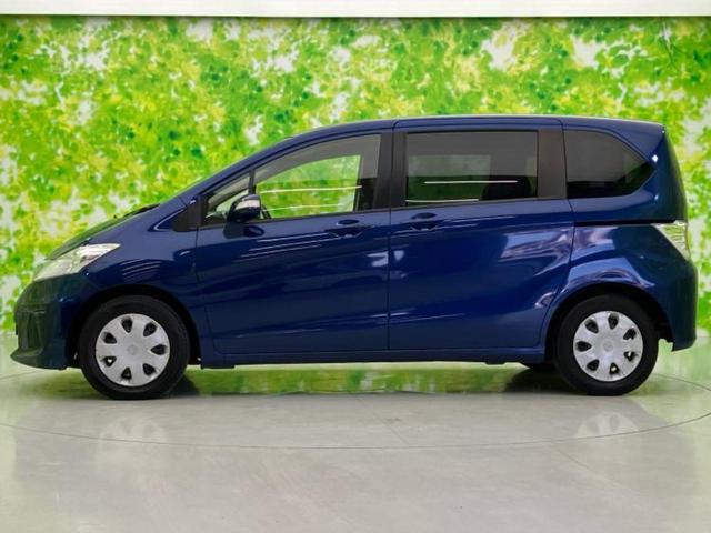 フリード Gプレミアムエディション 純正 SDナビ/フリップダウンモニター 純正 9インチ/両側電動スライドドア/シート ハーフレザー/ヘッドランプ HID/Bluetooth接続/ETC/EBD付ABS/横滑り防止装置 バックカメラ(2枚目)