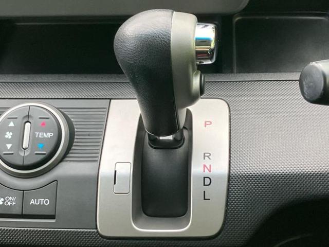 フリード Gプレミアムエディション 純正 SDナビ/フリップダウンモニター 純正 9インチ/両側電動スライドドア/シート ハーフレザー/ヘッドランプ HID/Bluetooth接続/ETC/EBD付ABS/横滑り防止装置 バックカメラ(18枚目)