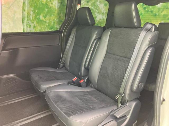 ヴォクシー ＺＳキラメキ３　モデリスタエアロ／社外　９インチ　ＳＤナビ／フリップダウンモニター　社外　１２．８インチ／トヨタセーフティセンス／両側電動スライドドア／車線逸脱防止支援システム／シート　ハーフレザー　フルエアロ（8枚目）