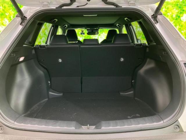 カローラクロス ハイブリッドZ 新品タイヤ/ガラスルーフ/保証書/ディスプレイオーディオ/トヨタセーフティセンス/シートヒーター 前席/車線逸脱防止支援システム/シート ハーフレザー/電動バックドア/ドライブレコーダー 前後(8枚目)