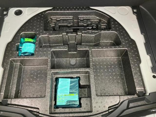 カローラクロス ハイブリッドZ 新品タイヤ/ガラスルーフ/保証書/ディスプレイオーディオ/トヨタセーフティセンス/シートヒーター 前席/車線逸脱防止支援システム/シート ハーフレザー/電動バックドア/ドライブレコーダー 前後(25枚目)