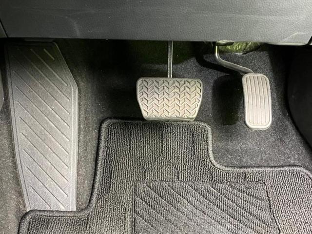 カローラクロス ハイブリッドZ 新品タイヤ/ガラスルーフ/保証書/ディスプレイオーディオ/トヨタセーフティセンス/シートヒーター 前席/車線逸脱防止支援システム/シート ハーフレザー/電動バックドア/ドライブレコーダー 前後(41枚目)