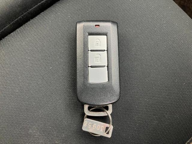 デイズ ハイウェイスターＧターボ　新品タイヤ／保証書／純正　ＳＤナビ／アラウンドビューモニター／ヘッドランプ　ＨＩＤ／ＥＴＣ／ＥＢＤ付ＡＢＳ／横滑り防止装置／フルセグＴＶ／エアバッグ　運転席／エアバッグ　助手席　全周囲カメラ（18枚目）