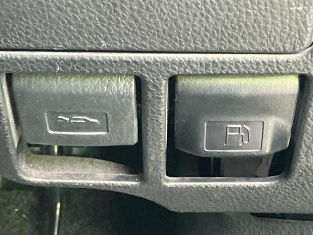 ヴォクシー ZSキラメキ2 新品タイヤ/保証書/純正 9インチ SDナビ/フリップダウンモニター/衝突安全装置/両側電動スライドドア/車線逸脱防止支援システム/ヘッドランプ LED/ETC/EBD付ABS/横滑り防止装置(45枚目)