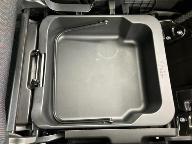 ＷＥＣＡＲＳでは各商談席に大型モニターをご用意しております！見やすい大画面でゆったりと全国の在庫をご覧いただけます！是非ご来店お待ちしております！