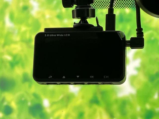 ヴォクシー ハイブリッドＳ－Ｚ　モデリスタエアロ／保証書／ディスプレイオーディオ＋ナビ１０．５インチ／フリップダウンモニター　純正　１４インチ／デジタルインナーミラー／トヨタセーフティセンス　衝突被害軽減システム　全周囲カメラ（14枚目）