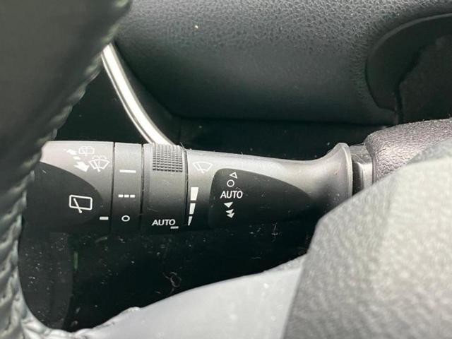 プリウス Aツーリングセレクション 新品タイヤ/社外 9インチ SDナビ/衝突安全装置/シートヒーター/車線逸脱防止支援システム/シート 合皮/パーキングアシスト 自動操舵/ヘッドランプ LED/USBジャック 衝突被害軽減システム(17枚目)