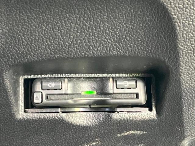 プリウス Aツーリングセレクション 新品タイヤ/社外 9インチ SDナビ/衝突安全装置/シートヒーター/車線逸脱防止支援システム/シート 合皮/パーキングアシスト 自動操舵/ヘッドランプ LED/USBジャック 衝突被害軽減システム(26枚目)