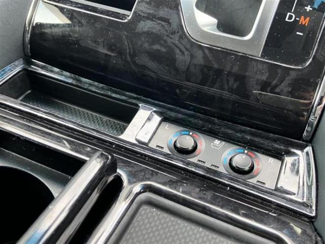 ヴェルファイア Ｚ　Ｇエディション　純正エアロ／保証書／社外　１１インチ　ＳＤナビ／フリップダウンモニター　社外　１２．８インチ／デジタルインナーミラー／両側電動スライドドア／シートヒーター　前席／車線逸脱防止支援システム　ローダウン（13枚目）