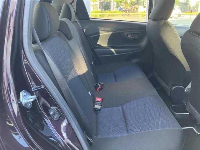 ヴィッツ ハイブリッドＦセーフティエディション　純正　ＳＤナビ／トヨタセーフティセンス／車線逸脱防止支援システム／ＥＴＣ／ＥＢＤ付ＡＢＳ／横滑り防止装置／アイドリングストップ／バックモニター／ワンセグＴＶ／エアバッグ　運転席／エアバッグ　助手席（6枚目）