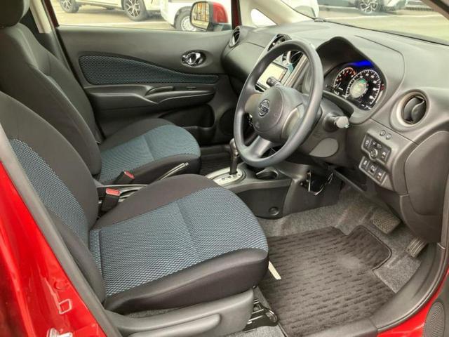 ノート Ｘ　ＤＩＧ－Ｓエマブレパッケージ　純正　ＳＤナビ／エマージェンシーブレーキ／アラウンドビューモニター／車線逸脱防止支援システム／Ｂｌｕｅｔｏｏｔｈ接続／ＥＴＣ／ＥＢＤ付ＡＢＳ／横滑り防止装置／アイドリングストップ／フルセグＴＶ／ＤＶＤ（4枚目）