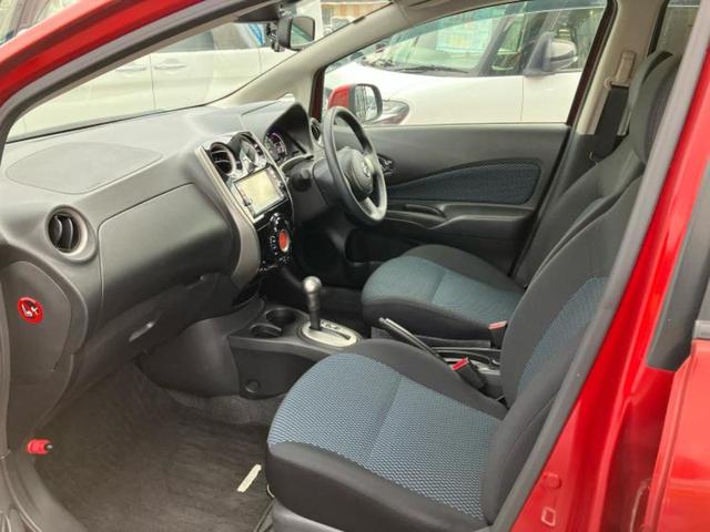 ノート Ｘ　ＤＩＧ－Ｓエマブレパッケージ　純正　ＳＤナビ／エマージェンシーブレーキ／アラウンドビューモニター／車線逸脱防止支援システム／Ｂｌｕｅｔｏｏｔｈ接続／ＥＴＣ／ＥＢＤ付ＡＢＳ／横滑り防止装置／アイドリングストップ／フルセグＴＶ／ＤＶＤ（6枚目）