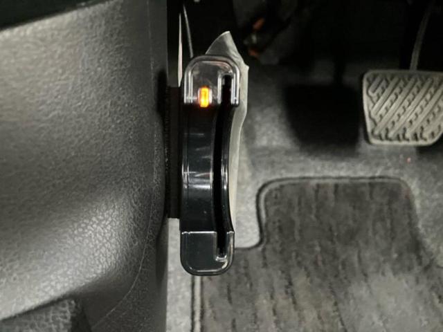 ノート Ｘ　ＤＩＧ－Ｓエマブレパッケージ　純正　ＳＤナビ／エマージェンシーブレーキ／アラウンドビューモニター／車線逸脱防止支援システム／Ｂｌｕｅｔｏｏｔｈ接続／ＥＴＣ／ＥＢＤ付ＡＢＳ／横滑り防止装置／アイドリングストップ／フルセグＴＶ／ＤＶＤ（26枚目）