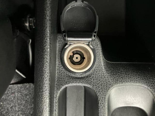 ノート Ｘ　ＤＩＧ－Ｓエマブレパッケージ　純正　ＳＤナビ／エマージェンシーブレーキ／アラウンドビューモニター／車線逸脱防止支援システム／Ｂｌｕｅｔｏｏｔｈ接続／ＥＴＣ／ＥＢＤ付ＡＢＳ／横滑り防止装置／アイドリングストップ／フルセグＴＶ／ＤＶＤ（43枚目）