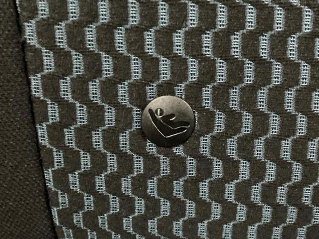 ノート Ｘ　ＤＩＧ－Ｓエマブレパッケージ　純正　ＳＤナビ／エマージェンシーブレーキ／アラウンドビューモニター／車線逸脱防止支援システム／Ｂｌｕｅｔｏｏｔｈ接続／ＥＴＣ／ＥＢＤ付ＡＢＳ／横滑り防止装置／アイドリングストップ／フルセグＴＶ／ＤＶＤ（48枚目）