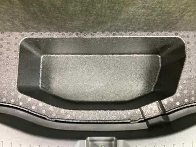 ＷＥＣＡＲＳでは各商談席に大型モニターをご用意しております！見やすい大画面でゆったりと全国の在庫をご覧いただけます！是非ご来店お待ちしております！