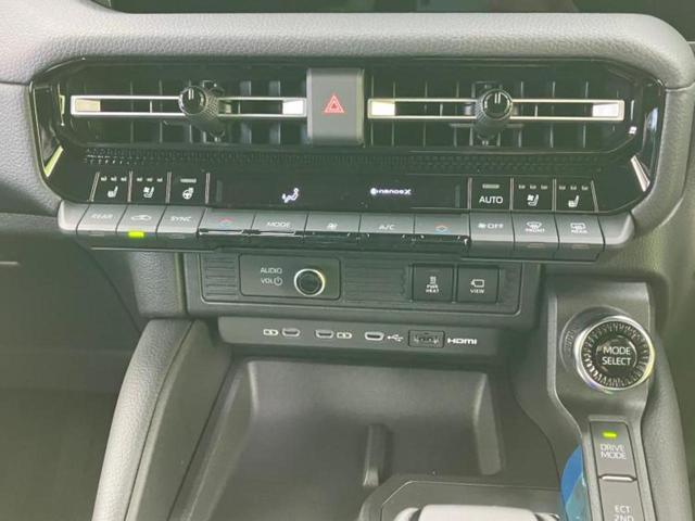 ランドクルーザー２５０ ４ＷＤ　ＶＸ　サンルーフ／保証書／ディスプレイオーディオ／デジタルインナーミラー／シートヒーター／全方位モニター／車線逸脱防止支援システム／シート　フルレザー／電動バックドア／ヘッドランプ　ＬＥＤ／ＥＴＣ　革シート（14枚目）