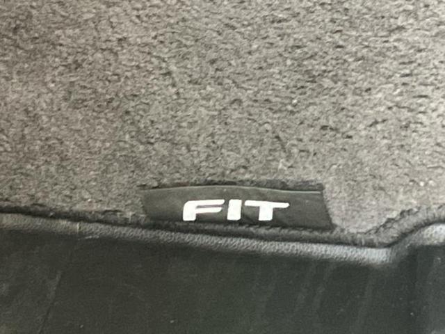 フィットハイブリッド ハイブリッド・Ｆパッケージ　新品タイヤ／保証書／純正　ＳＤナビ／Ｂｌｕｅｔｏｏｔｈ接続／ＥＴＣ／ＥＢＤ付ＡＢＳ／横滑り防止装置／アイドリングストップ／ワンセグＴＶ／ＤＶＤ／エアバッグ　運転席／エアバッグ　助手席／衝突安全ボディ（36枚目）