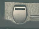 Ｓ　新品タイヤ／保証書／エマージェンシーブレーキ／車線逸脱防止支援システム／ＵＳＢジャック／ＥＢＤ付ＡＢＳ／横滑り防止装置／アイドリングストップ／禁煙車／エアバッグ　運転席／エアバッグ　助手席（17枚目）