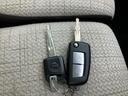 Ｓ　新品タイヤ／保証書／エマージェンシーブレーキ／車線逸脱防止支援システム／ＵＳＢジャック／ＥＢＤ付ＡＢＳ／横滑り防止装置／アイドリングストップ／禁煙車／エアバッグ　運転席／エアバッグ　助手席（45枚目）
