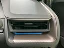 WECARSの展示場では実際に見て、触ってお車をお選びいただけます!知識の豊富な営業スタッフが様々なカーライフをご提案いたします!