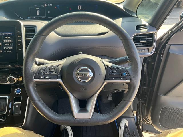 セレナ ｅ－パワー　ハイウェイスターＶ　ドライブレコーダー　全周囲カメラ　ナビ　ＴＶ　クリアランスソナー　オートクルーズコントロール　レーンアシスト　衝突被害軽減システム　両側電動スライドドア　ＬＥＤヘッドランプ　スマートキー（3枚目）