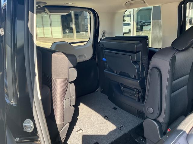 セレナ ｅ－パワー　ハイウェイスターＶ　ドライブレコーダー　全周囲カメラ　ナビ　ＴＶ　クリアランスソナー　オートクルーズコントロール　レーンアシスト　衝突被害軽減システム　両側電動スライドドア　ＬＥＤヘッドランプ　スマートキー（25枚目）