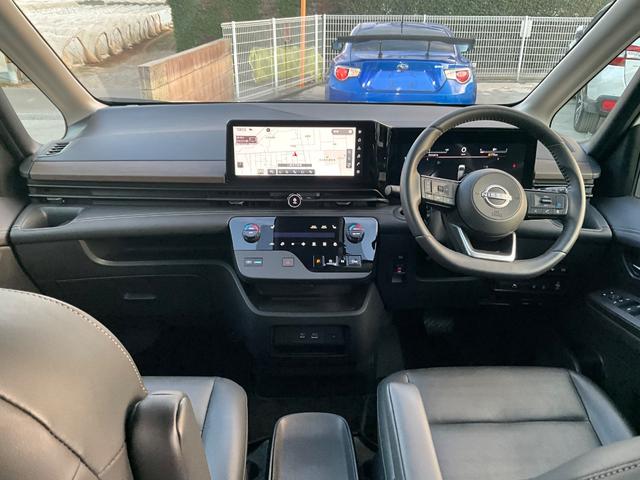 セレナ ｅ－パワー　ハイウェイスターＶ　９０周年記念車　全周囲カメラ　ナビ　ＴＶ　クリアランスソナー　オートクルーズコントロール　衝突被害軽減システム　両側電動スライドドア　オートマチックハイビーム　オートライト　ＬＥＤヘッドランプ　スマートキー（2枚目）