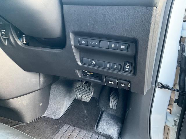 セレナ ｅ－パワー　ハイウェイスターＶ　９０周年記念車　全周囲カメラ　ナビ　ＴＶ　クリアランスソナー　オートクルーズコントロール　衝突被害軽減システム　両側電動スライドドア　オートマチックハイビーム　オートライト　ＬＥＤヘッドランプ　スマートキー（8枚目）