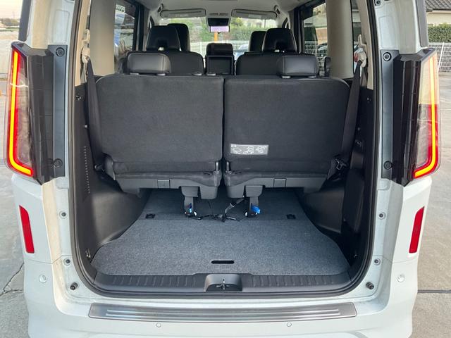 セレナ ｅ－パワー　ハイウェイスターＶ　９０周年記念車　全周囲カメラ　ナビ　ＴＶ　クリアランスソナー　オートクルーズコントロール　衝突被害軽減システム　両側電動スライドドア　オートマチックハイビーム　オートライト　ＬＥＤヘッドランプ　スマートキー（22枚目）