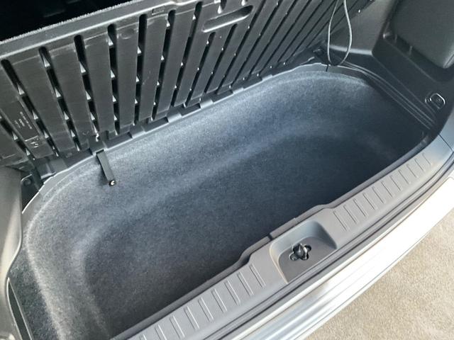 セレナ ｅ－パワー　ハイウェイスターＶ　９０周年記念車　全周囲カメラ　ナビ　ＴＶ　クリアランスソナー　オートクルーズコントロール　衝突被害軽減システム　両側電動スライドドア　オートマチックハイビーム　オートライト　ＬＥＤヘッドランプ　スマートキー（24枚目）