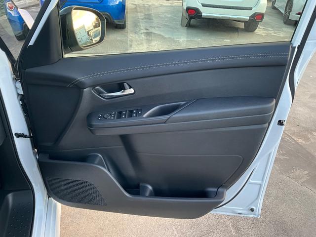 セレナ ｅ－パワー　ハイウェイスターＶ　９０周年記念車　全周囲カメラ　ナビ　ＴＶ　クリアランスソナー　オートクルーズコントロール　衝突被害軽減システム　両側電動スライドドア　オートマチックハイビーム　オートライト　ＬＥＤヘッドランプ　スマートキー（30枚目）