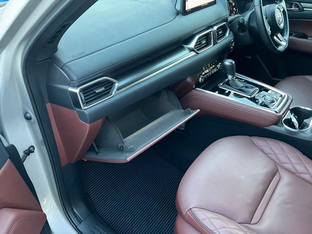 ＣＸ－８ ＸＤ　エクスクルーシブモード　４ＷＤ　ドライブレコーダー　ＥＴＣ　全周囲カメラ　クリアランスソナー　オートクルーズコントロール　レーンアシスト　パワーシート　衝突被害軽減システム　ナビ　ＴＶ　ＬＥＤヘッドランプ（23枚目）