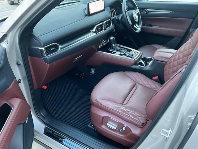 ＣＸ－８ ＸＤ　エクスクルーシブモード　４ＷＤ　ドライブレコーダー　ＥＴＣ　全周囲カメラ　クリアランスソナー　オートクルーズコントロール　レーンアシスト　パワーシート　衝突被害軽減システム　ナビ　ＴＶ　ＬＥＤヘッドランプ（24枚目）