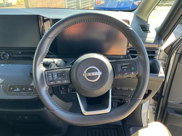 セレナ ハイウェイスターＶ　全周囲カメラ　ナビ　ＴＶ　クリアランスソナー　オートクルーズコントロール　衝突被害軽減システム　両側電動スライドドア　ＬＥＤヘッドランプ　スマートキー　アイドリングストップ　電動格納ミラー（3枚目）