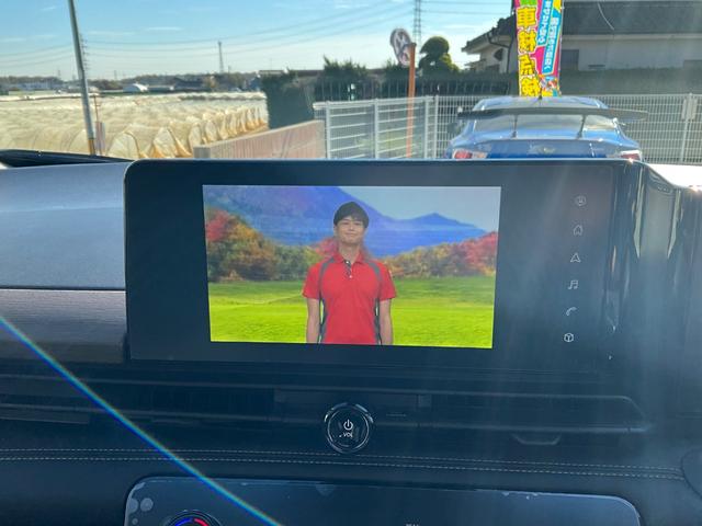 セレナ ハイウェイスターＶ　全周囲カメラ　ナビ　ＴＶ　クリアランスソナー　オートクルーズコントロール　衝突被害軽減システム　両側電動スライドドア　ＬＥＤヘッドランプ　スマートキー　アイドリングストップ　電動格納ミラー（5枚目）