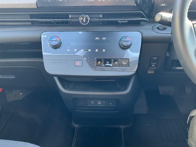 セレナ ハイウェイスターＶ　全周囲カメラ　ナビ　ＴＶ　クリアランスソナー　オートクルーズコントロール　衝突被害軽減システム　両側電動スライドドア　ＬＥＤヘッドランプ　スマートキー　アイドリングストップ　電動格納ミラー（7枚目）