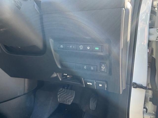 セレナ ハイウェイスターＶ　全周囲カメラ　ナビ　ＴＶ　クリアランスソナー　オートクルーズコントロール　衝突被害軽減システム　両側電動スライドドア　ＬＥＤヘッドランプ　スマートキー　アイドリングストップ　電動格納ミラー（8枚目）