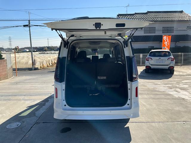 セレナ ハイウェイスターＶ　全周囲カメラ　ナビ　ＴＶ　クリアランスソナー　オートクルーズコントロール　衝突被害軽減システム　両側電動スライドドア　ＬＥＤヘッドランプ　スマートキー　アイドリングストップ　電動格納ミラー（17枚目）