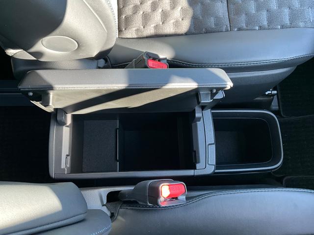 ヴォクシー Ｓ－Ｚ　４ＷＤ　バックカメラ　ナビ　ＴＶ　オートクルーズコントロール　レーンアシスト　衝突被害軽減システム　両側電動スライドドア　オートマチックハイビーム　オートライト　ＬＥＤヘッドランプ　スマートキー（32枚目）