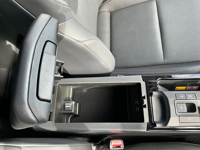 プリウス Z ETC クリアランスソナー レーンアシスト オートクルーズコントロール パークアシスト 衝突被害軽減システム 全周囲カメラ ナビ TV アルミホイール オートマチックハイビーム オートライト(11枚目)