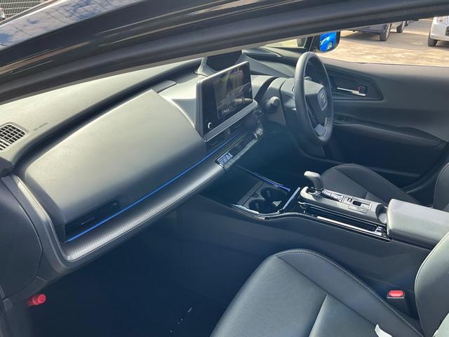 プリウス Z ETC クリアランスソナー レーンアシスト オートクルーズコントロール パークアシスト 衝突被害軽減システム 全周囲カメラ ナビ TV アルミホイール オートマチックハイビーム オートライト(26枚目)