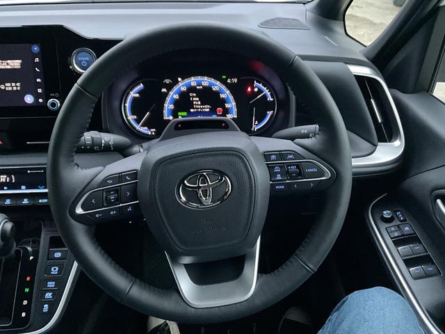 ヴォクシー ハイブリッドＳ－Ｚ　ドライブレコーダー　バックカメラ　ＴＶ　クリアランスソナー　オートクルーズコントロール　レーンアシスト　衝突被害軽減システム　両側電動スライドドア　ＬＥＤヘッドランプ　電動リアゲート　スマートキー（3枚目）