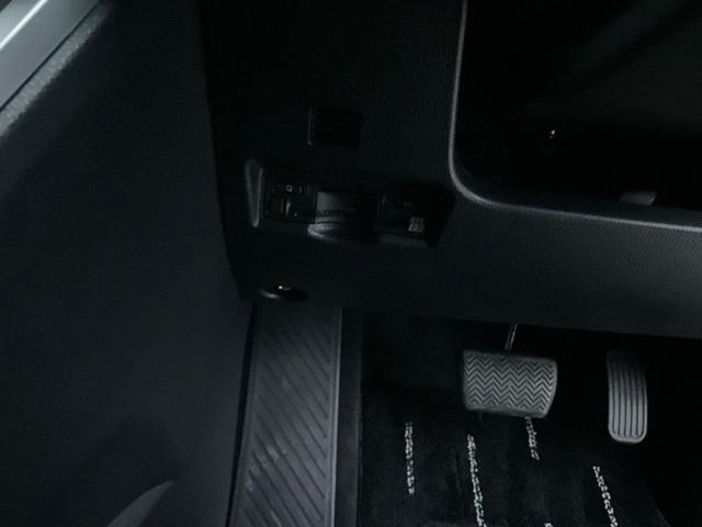 ヴォクシー ハイブリッドＳ－Ｚ　ドライブレコーダー　バックカメラ　ＴＶ　クリアランスソナー　オートクルーズコントロール　レーンアシスト　衝突被害軽減システム　両側電動スライドドア　ＬＥＤヘッドランプ　電動リアゲート　スマートキー（9枚目）