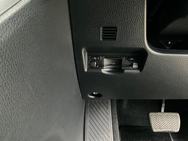 ノア ハイブリッドＳ－Ｚ　ドライブレコーダー　バックカメラ　ナビ　ＴＶ　オートクルーズコントロール　レーンアシスト　衝突被害軽減システム　電動スライドドア　オートマチックハイビーム　オートライト　ＬＥＤヘッドランプ（9枚目）