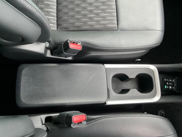 ノア ハイブリッドＳ－Ｚ　ドライブレコーダー　バックカメラ　ナビ　ＴＶ　オートクルーズコントロール　レーンアシスト　衝突被害軽減システム　電動スライドドア　オートマチックハイビーム　オートライト　ＬＥＤヘッドランプ（10枚目）