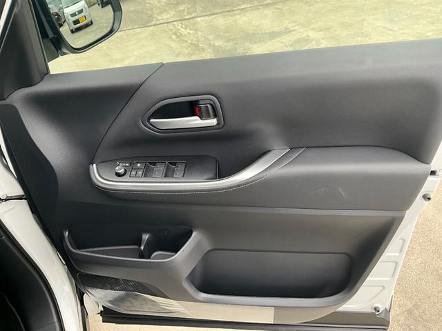 ノア ハイブリッドＳ－Ｚ　ドライブレコーダー　バックカメラ　ナビ　ＴＶ　オートクルーズコントロール　レーンアシスト　衝突被害軽減システム　電動スライドドア　オートマチックハイビーム　オートライト　ＬＥＤヘッドランプ（39枚目）