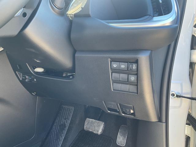 ノア G 4WD バックカメラ ナビ オートクルーズコントロール レーンアシスト 衝突被害軽減システム 両側電動スライドドア オートマチックハイビーム LEDヘッドランプ スマートキー 3列シート CVT(11枚目)