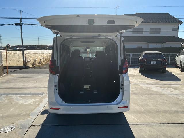 ノア G 4WD バックカメラ ナビ オートクルーズコントロール レーンアシスト 衝突被害軽減システム 両側電動スライドドア オートマチックハイビーム LEDヘッドランプ スマートキー 3列シート CVT(20枚目)